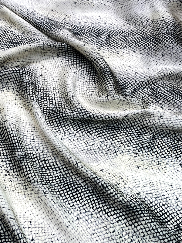 85gsm Snakeskin Digital Print Polyester Satin Fabric For Dresses And Pajamas