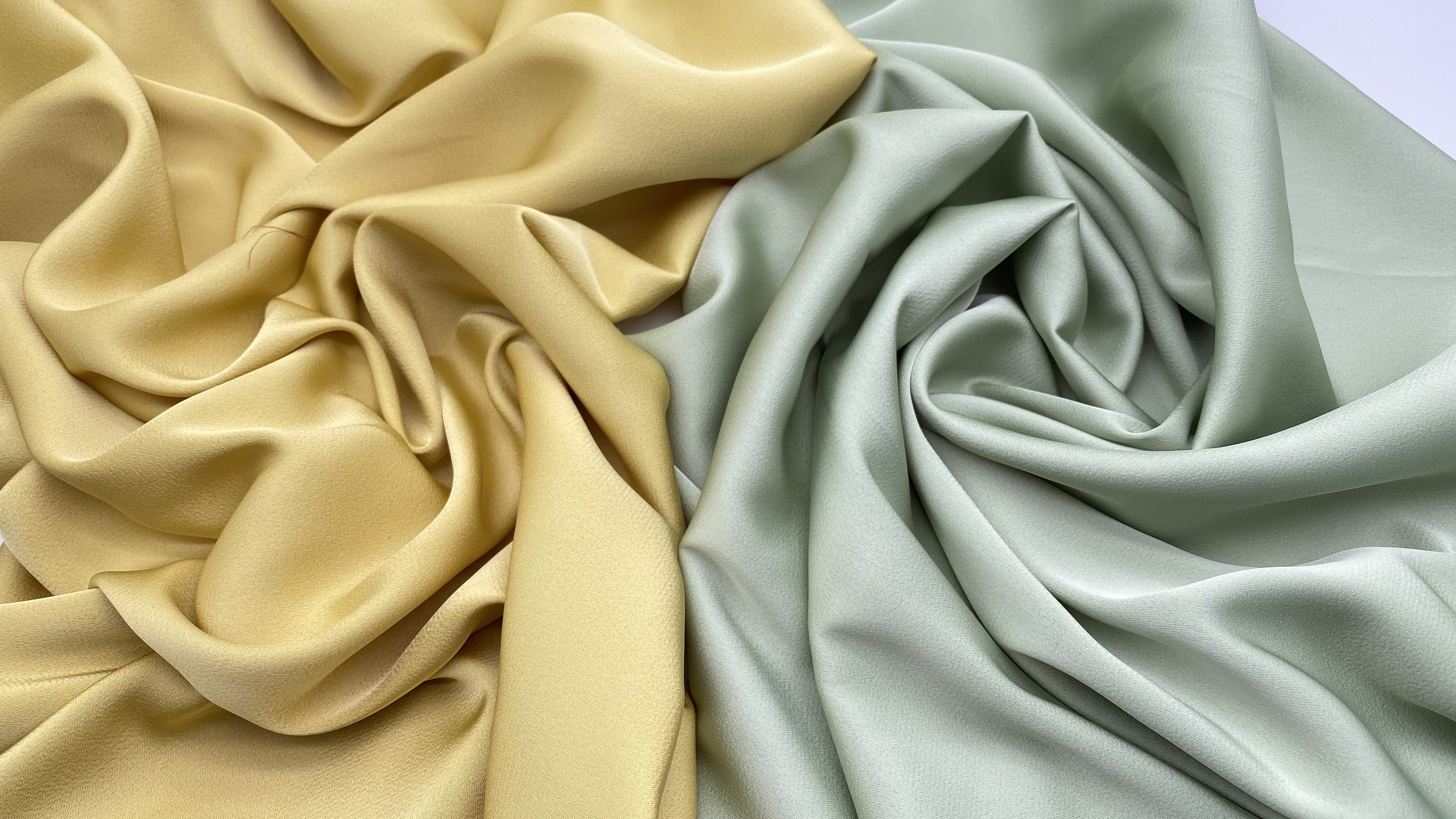 New design soft hand feel smooth touching satin similar to acetate silk satin material fabric for pajamas