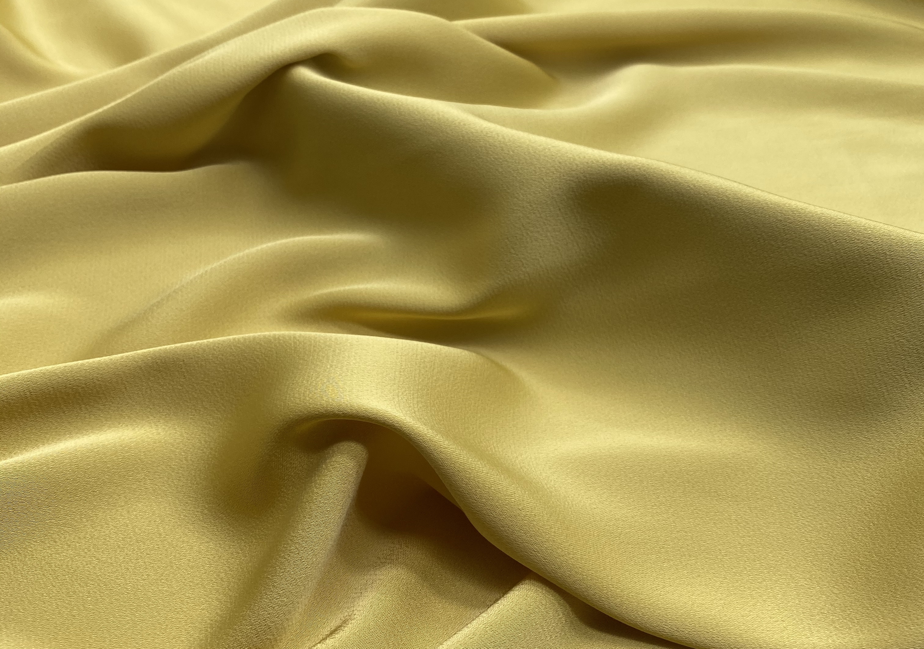 New design soft hand feel smooth touching satin similar to acetate silk satin material fabric for pajamas