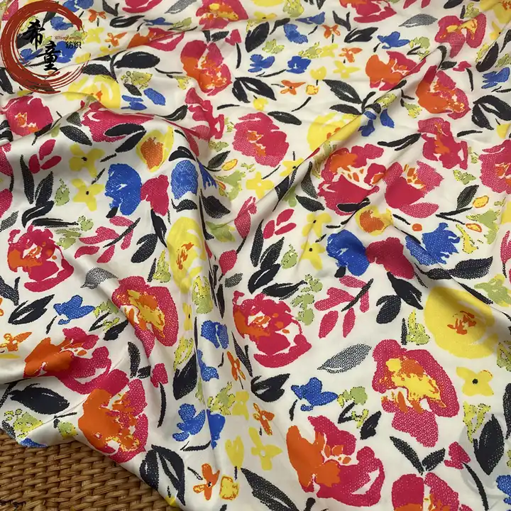 Fabric wholesale chiffon Customize Floral 100% print Satin fabric Small Flower Pattern Print Fabric for dress and sleeping wear