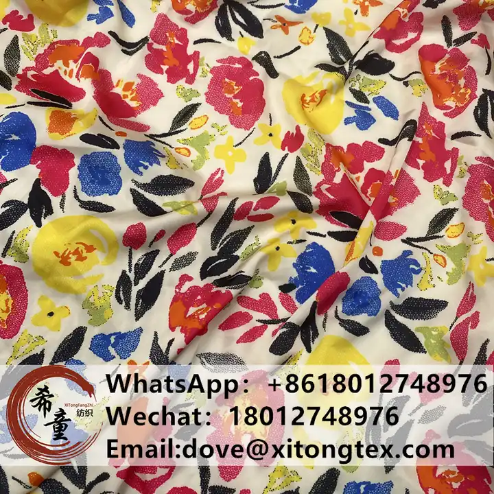 Fabric wholesale chiffon Customize Floral 100% print Satin fabric Small Flower Pattern Print Fabric for dress and sleeping wear