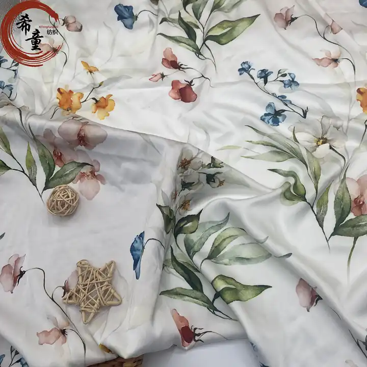 Fabric wholesale chiffon Customize Floral 100% print Satin fabric Small Flower Pattern Print Fabric for dress and sleeping wear