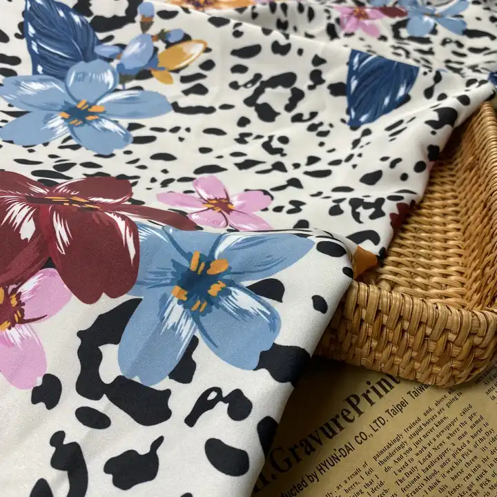 woven textile 100% polyester fabric wholesale new design of large flower digital printing for dress and sleeping wear